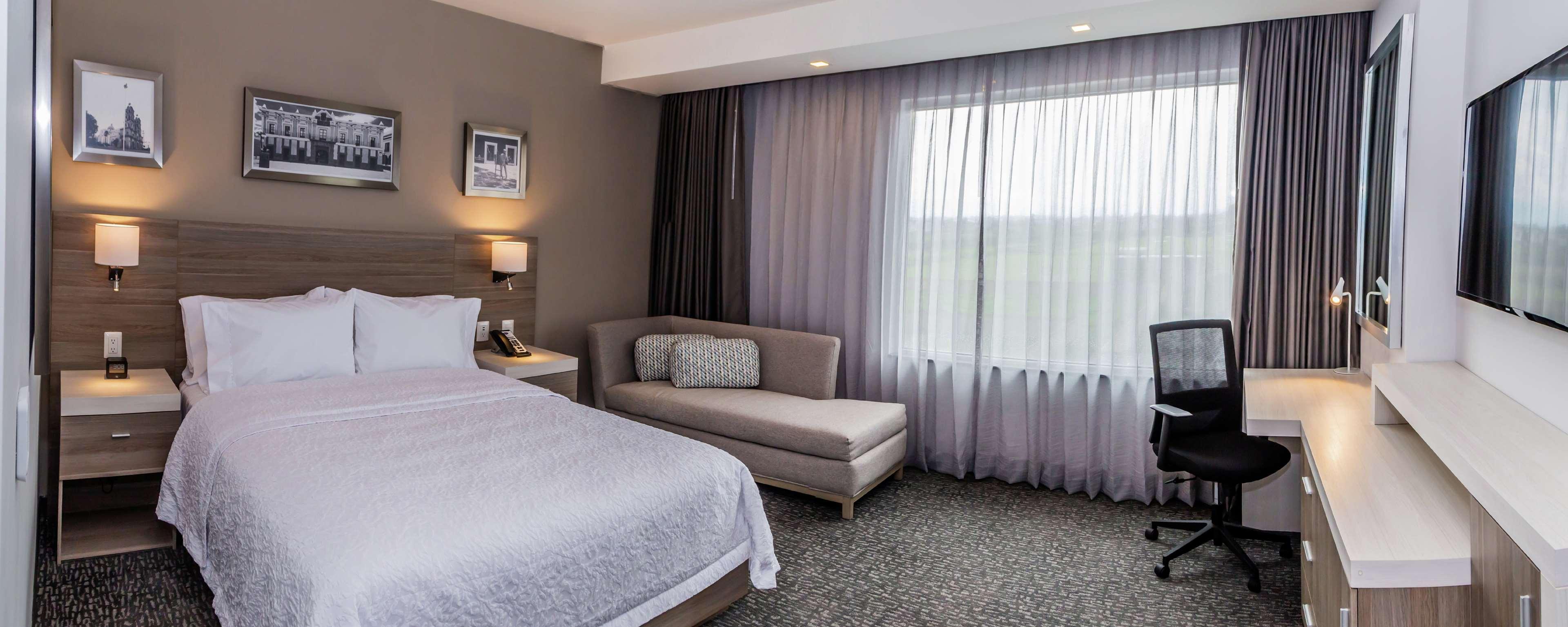 Hampton Inn & Suites By Hilton Puebla Exteriér fotografie
