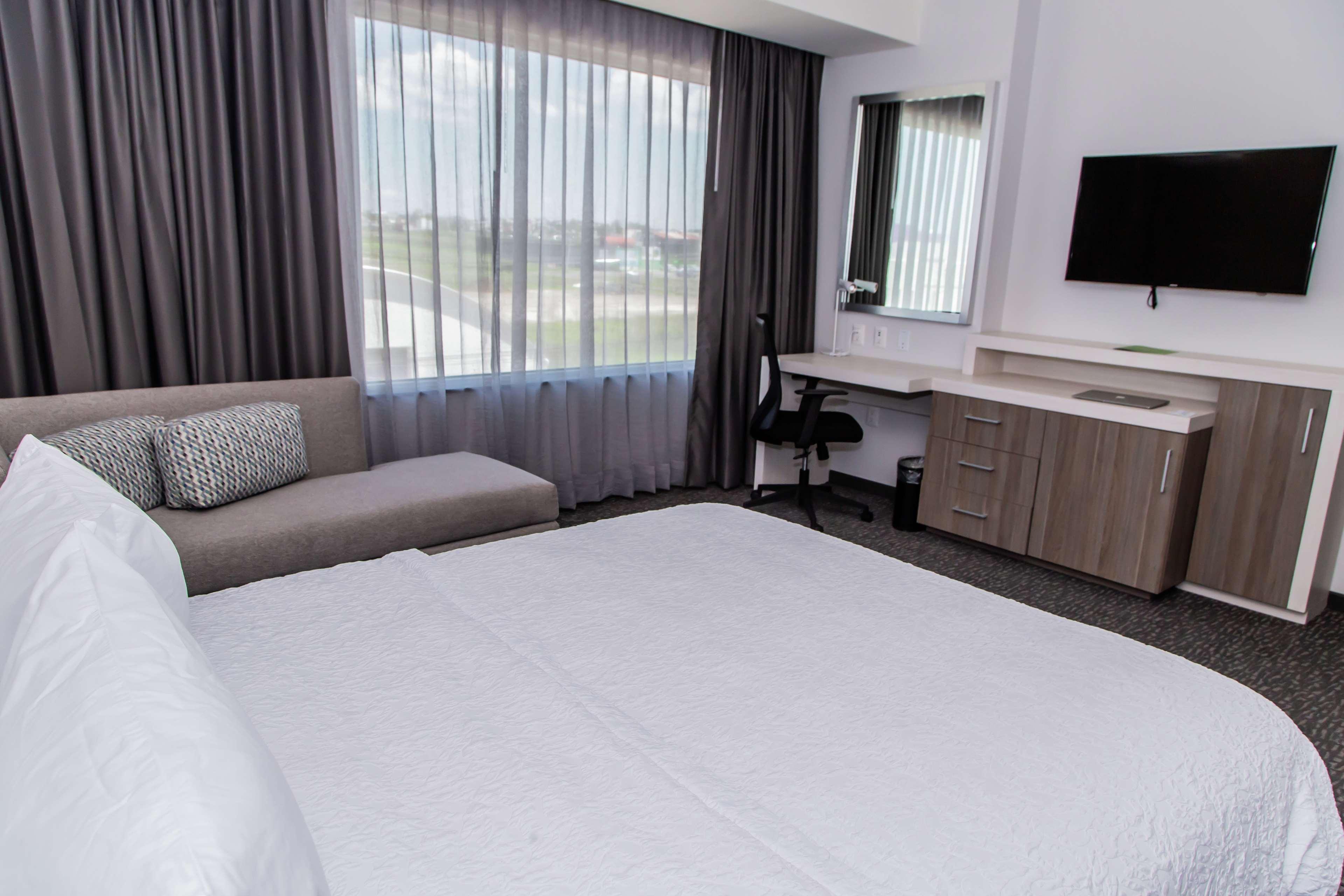 Hampton Inn & Suites By Hilton Puebla Exteriér fotografie